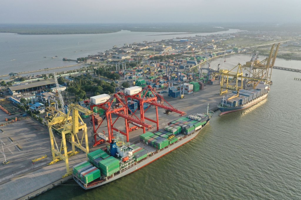 bongkarmuatditerminalpetikemasbelawan3544709968698129773..jpg?w=1024