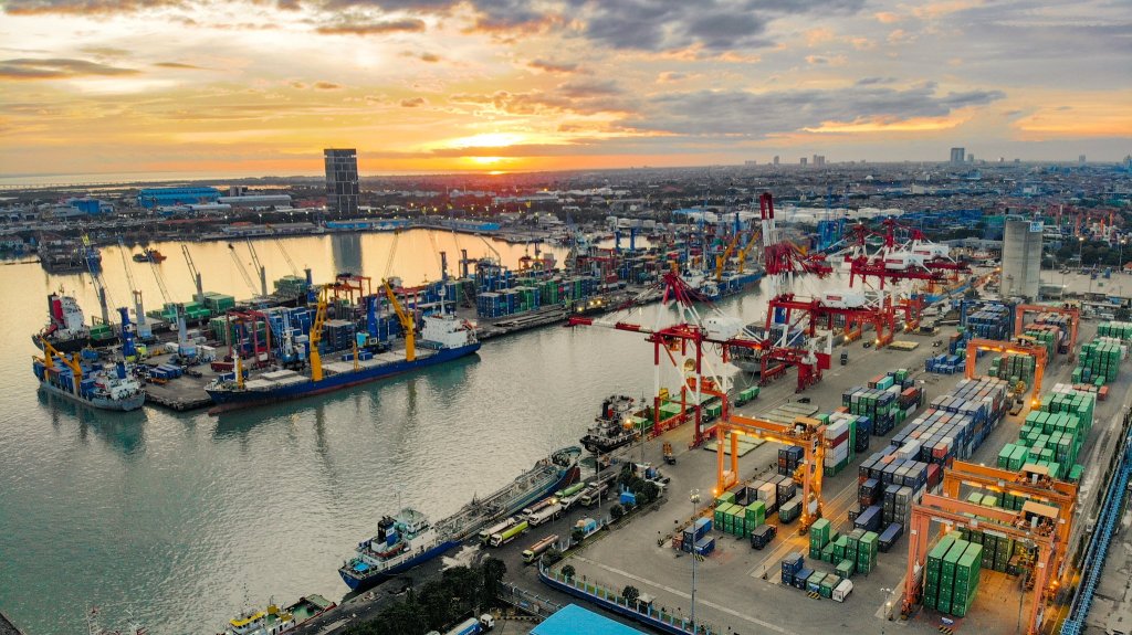 ilustrasi_kegiatanbongkarmuatditpknilam4019054873296783058.jpg?w=1024